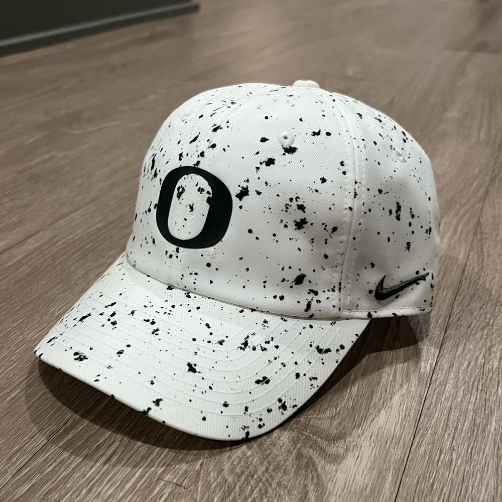 Nike Oregon Ducks Eggshell Heritage86 Adjustable Hat
